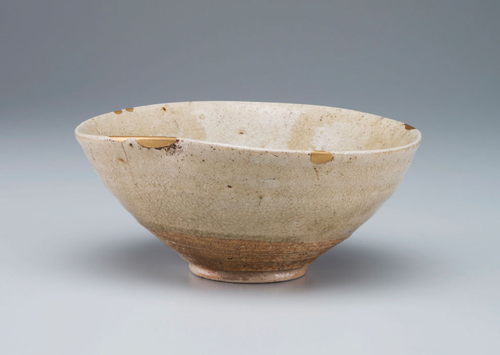 《古瀬戸平茶碗》室町時代(15世紀)　山形県指定文化財